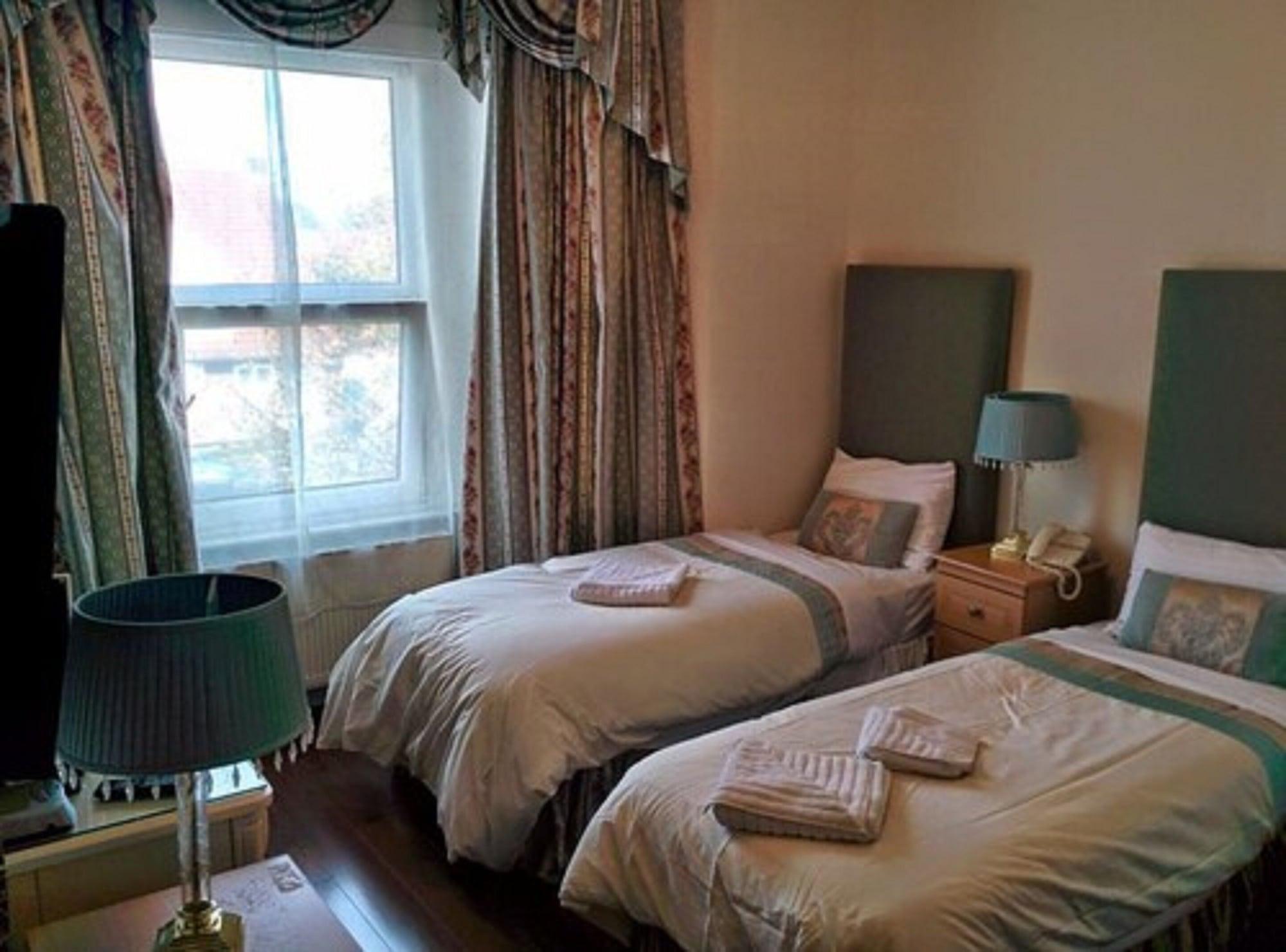 Acorn Guest House Кембридж Экстерьер фото